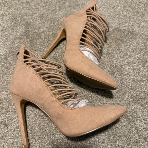 High heels - Picture 3 of 3